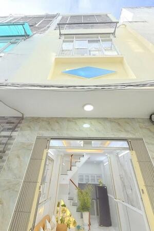 BÁN NHÀ ĐẸP 2 LẦU - CÁCH HẺM XE HƠI CHỈ VÀI BƯỚC CHÂN - TT.NHÀ BÈ