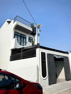 bán nhà 1 trệt 1 lầu đẹp lung linh - pháp lý rõ ràng