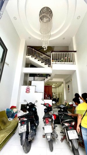 lô nhì hxh nguyễn thị thập, 50m2, 5 tầng đúc, full nội thất, giá 8.5 tỷ