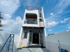 Bán Nhà Mới 1 Trệt 1 Lầu 3 Phòng Ngủ Giáp Hóc Môn, 125m2, Sổ Hồng Riêng