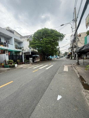 bán nhà tân phú, mặt tiền kinh doanh 20m, gần tân hương, dt68m2. giá cực tốt