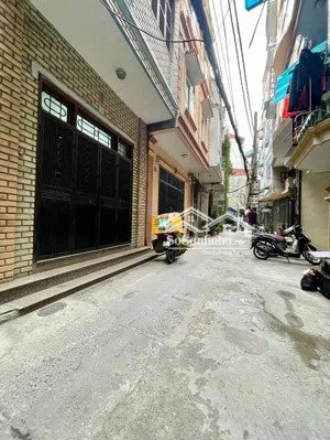 bán nhà chùa quỳnh phường bạch mai. mới kính coong gia đình chỉ việc về ở