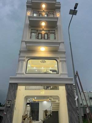 bán nhà xây mới 100% xe hơi tới tận cửa gần giga mall 7 tỷ 5 tl