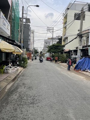 căn hộ dịch vụ 280m2 - 6 tầng - đường 12m - dòng tiền sẵn - chỉ 30 tỷ