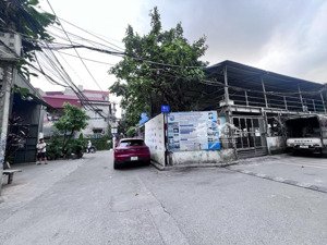 vị trí đẹp -lô góc - oto tránh - tương lai đường 24m cực sáng