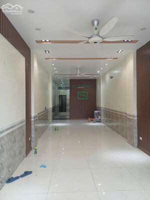 Cho thuê nhà mặt đường 351 gần ngã 4 Quán Toan , Hồng Bàng . Phù hợp làm Văn Phòng , kinh doanh ...kèm ở ok