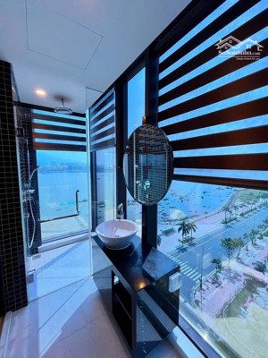 ngộp bank, cắt lỗ 600 triệu ,sam towers sổ hồng- 2 pn vip 84m2, thuê ngay 40 tr/ tháng