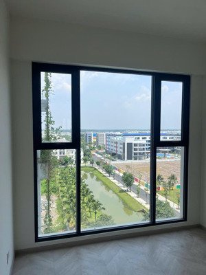 bán siêu phẩm, 2 ngủ view trường học tầng 8 giá bán chỉ 4.922 tỷ lumiere boulevard quận 9