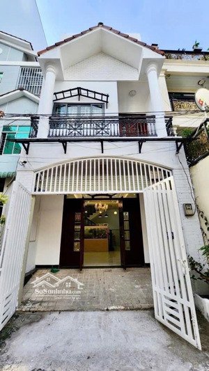 huỳnh tấn phát q7, nhà đẹp 3 tầng, xe hơi ngủ trong nhà, dt 5mx13m, đường nhựa 7m, chỉ 9.5 tỏi tl