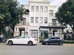 bán biệt thự kđt nghĩa đô gần cầu giấy, 230m2 có hầm thiết kế tuyệt đẹp