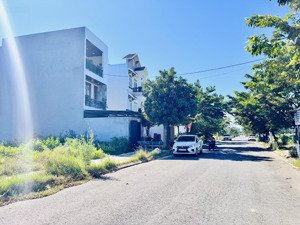 bán đất 127m2 đường phạm đình bân- hoà quý giá 4tỷ750 vị trí đẹp tiềm năng