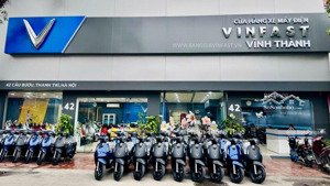 cho thuê nhà mặt phố nguyễn khánh toàn. dt 170m2, mt 8m, vỉa hè siêu rộng, giá thuê 35tr 