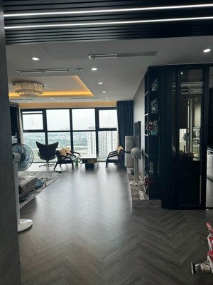 chính chủ bán căn hộ 125m2, 3pn, cửa bắc, ban công đông nam, tại 903 starlake-tây hồ, giá 22,5 tỷ