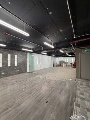 bán toà buding 165m2 đê la thành - xã đàn. 10 tầng + 1 hầm rộng. thang máy, thoát hiểm, pccc đầy đủ