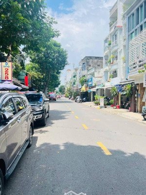 bán nhà 5 tầng p6 quận 10, 54m2 nhỉnh 8 tỷ.