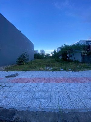 tôi cần bán lô sạch hói kiểng- nam hoà xuân giá 4,x tỷ