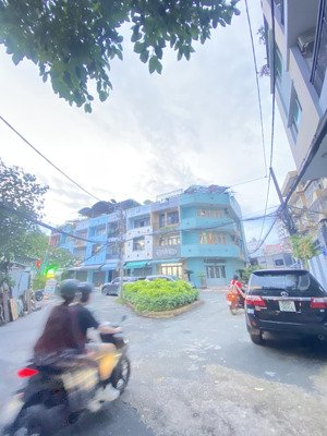 bình thạnh - hẻm xe hơi nhà đẹp lê quang định giao nguyễn văn đậu, dân trí 3 tầng nhỉnh 6tỷ