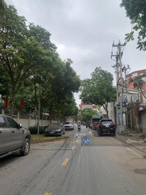 duy nhất phúc lợi-dòng tiền ổn định-97m2 giá sốc-oto tải đỗ cửa, 5 chỗ chạy vòng quanh