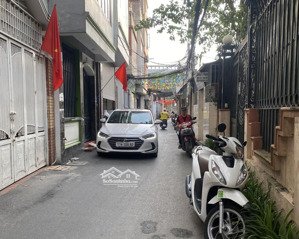 8 tỷ, nhà kim giang, 60m2*4 tầng, ngõ thông, dân xây, đi bộ 1 phút ra phố