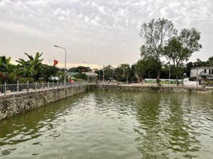 100 m2 full thổ cư chính chủ em bán view hồ