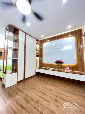 ngộp nặng cần bán gấp nhà mặt tiền ngang 7,6m đỗ xuân hợp 64 m2