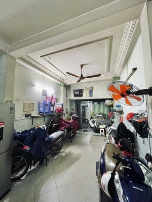 điện biên phủ quận 3, dt 50m2 4 tầng 6pn, chính chủ chưa qua đầu tư