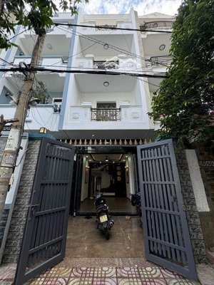 bán gấp căn nhà 52m²-4ty650tr đ.nguyễn văn hưởng,p.thảo điền, quận 2. đang có hđ thuê 24,5tr/1thang