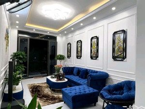 bán nhà phố bạch mai. ngõ rộng, gần mặt phố. dt 37m2 x 4 tầng 4 ngủ. sổ vuông. giá 5,6 tỷ