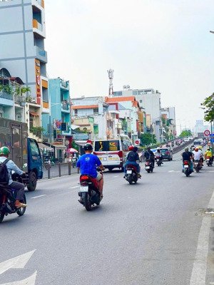 mtkd q8 114m2 sổ . 3 tầng btct. hoàn công đủ kdc dân trí cao. nhà nở hậu . chỉ 15.5 tl chính chủ