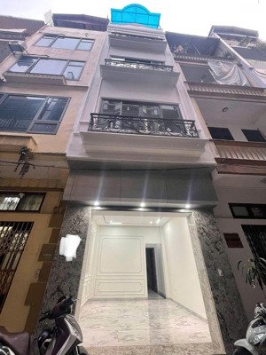 phân lô trần quốc hoàn - cầu giấy - gara - ô tô tránh - thang máy - 2 thoáng - 42m2*5t - 17.2 tỷ