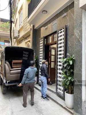 bán nhà đường nguyễn trãi - ô tô đỗ cửa - vị trí cực kì đẹp - full nội thất - hai thoáng - ở ngay