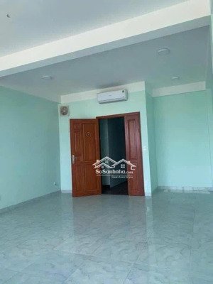 cho thuê toà nhà 10phòng - 10máy lạnh - thang máy đầy đủ tại kdc chánh nghĩa giá thuê rẻ chỉ 28tr