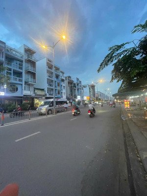 3 căn liền kề ngang 12 x 20 vip nhất khu vực hành chánh quận 8