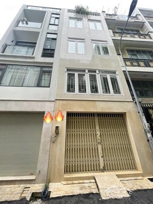ngay thiên phước bắc hải 54m2 ngang 4.2x12mhẻm 5m nhựa -2 ô tô ngủ trong nhà 5 tầng 5pn 6wc riêng