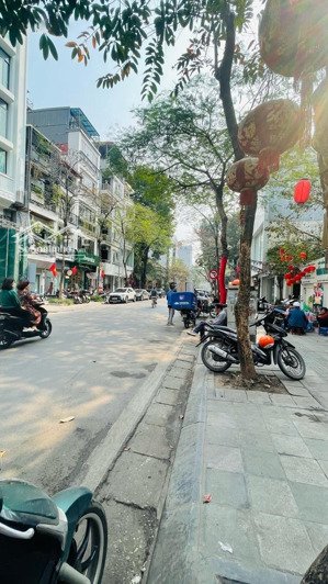 cực phẩm mặt phố ngô thì nhậm 215m2, vỉa hè rộng, kinh doanh sầm uất, xây toà building giá 150 tỷ