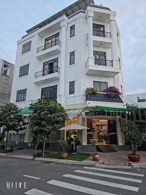 cho thuê dài hạn nhà lô góc kdc phú hồng thịnh 10