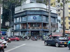 quá hot ! góc 2mt ntmk - cao thắng p.2 q3 . 1000m2 sử dụng , 5 tầng , có hầm và sân để xe , giá sốc