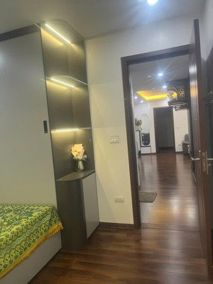 chuyển xuống nhà đất nên cần bán căn hộ 3pn 81m2 đầy đủ nội thất tại chung cư tecco diamond