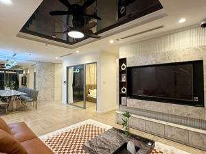 bán căn góc 3 phòng ngủ 123m2 tại toà park 11 vinhomes times city.