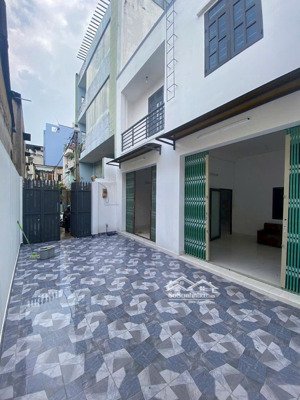 cần bán nhà hẻm xe hơi 338/39/... âu cơ, q.tân bình. dt: 8x20m, với dtcn:164,7m2. gía 13,5 tỷ tl