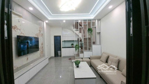 bán nhà - mỹ đình- dân xây - 4 ngủ đủ công năng - sổ nở hậu - 37m2 - giá 6.5 tỷ