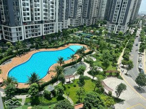 chính chủ cho thuê căn studio 31,6m2 view bể bơi, full nội thất, tòa s303 vinhomes smart city