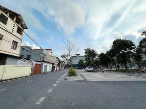 vị trí chiến lược - đường thông tứ tung - ô tô ngủ trong nhà thôn nhuế - kim chung - đông anh