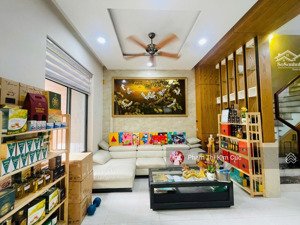 nhà phố góc 7x20m 4pn-5wc hoàn thiện sẵn đẹp mới vị trí ngay hồ sinh thái. cho thuê 32 triệu/tháng