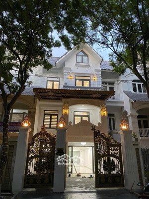 chính chủ sang nhượng biệt thự 120m ( 2x tỷ) xẻ khe trục lớn duy nhất vinhomes đan phượng