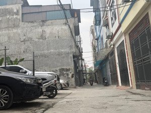 chủ cần bán lô đất phú lương - hà đông ô tô vào đất, đt 54m , mt 3.8m giá 8.1 tỷ.