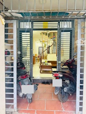 bán nhà vân canh- 40m2- nhà dân xây 3 tầng- vài bước chân ra phố