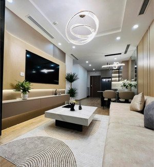 em hiếu chuyên bán quỹ chcc 2 - 3pn giá chỉ từ 7 tỷ tại dự florence. lh 