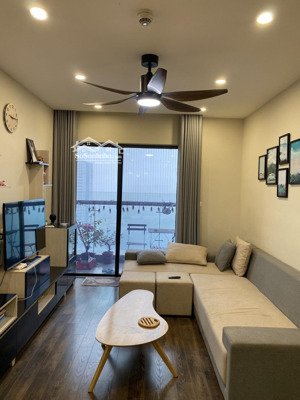 chính chủ bán căn 2 ngủ 70m2 tại tòa g1, five star kim giang, ban công đông bắc, full đồ, sổ đỏ.