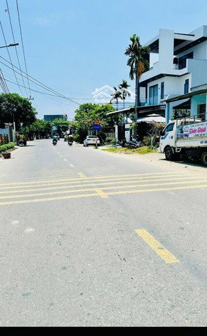 chủ bán nhanh lô ngay sát trục nhựa 10m5 gần ubnd hòa tiến, hướng đông mát mẻ